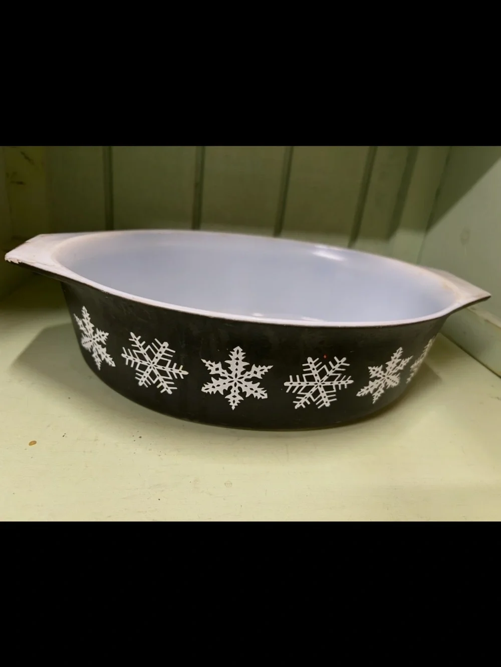 Pyrex casserole Black Snowflake Glass Baking Dish - White Interior